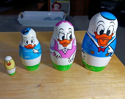 Vintage donald duck nesting - vintage,