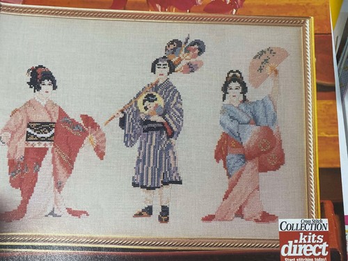 Japanese dancers cross stitch - dancers,