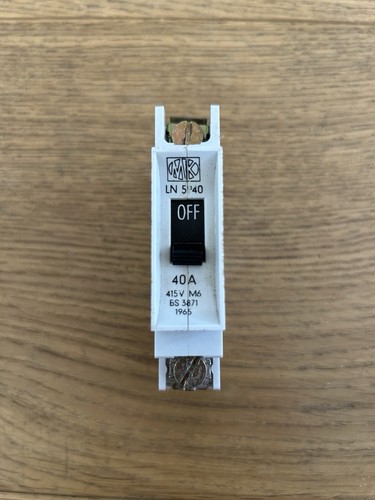 Amp type mcb - mk, 40