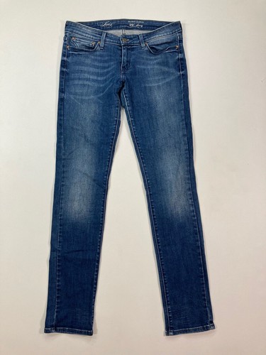 Levi slight curve - slight, skinny