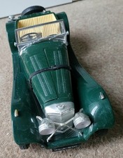 Burago 1/18 Scale Diecast Model Car 1937 Jaguar SS 100