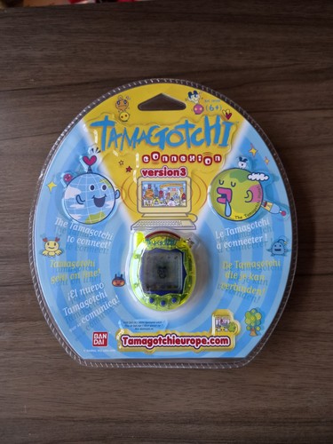 Vintage 2006 bandai tamagotchi - vintage,
