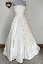 31 ⚪️ Capri by Alan Hannah  |  Size 10/12  |  Ivory Silk Wedding Dress & Jacket