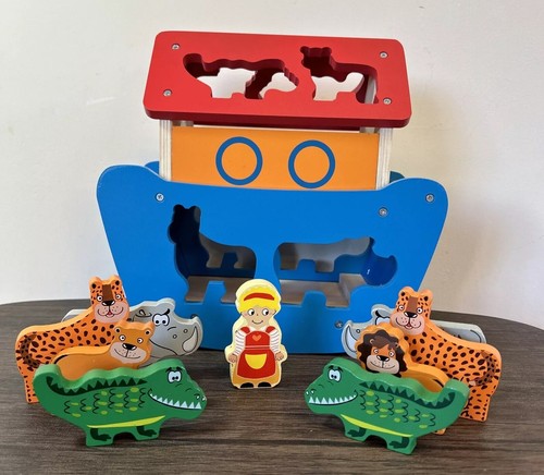 Noah ark wooden - ark, shape