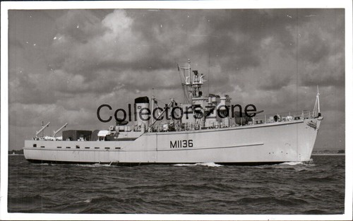 Royal navy minesweeper hms - royal,