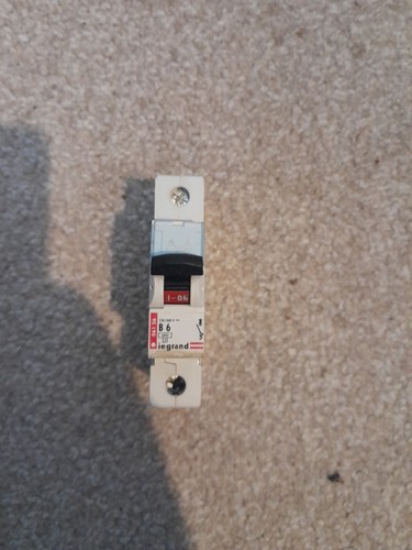 Legrand amp curve - curve, b