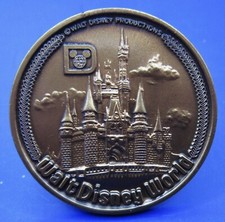 WALT DISNEY WORLD 6 LANDS BRONZE MEDALLION  T.400