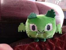 8” PET SIMULATOR X GREEN