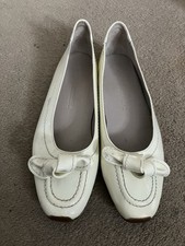 Ladies Cream Patent Flats Size 4 By Kennel Schmenger
