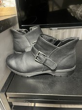 Ladies Skechers relaxed fit