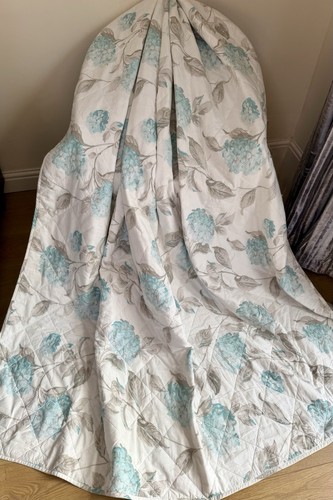 Fabulous laura ashley - laura,