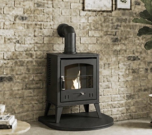 Hearth and bio ethanol stove - and,