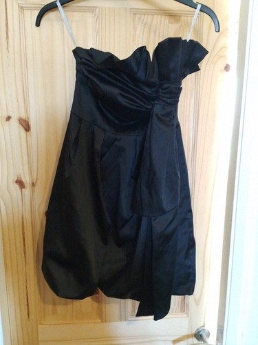 Ladies little black number - little,
