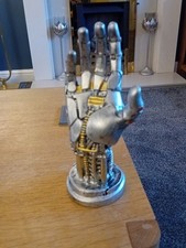 Cyborg Robot Hand Gaming
