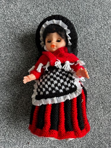 Doll knitted welsh - in,