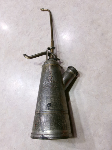 Antique thumb pump oiler - antique,
