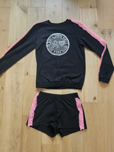 Ariana dee girls outfit age - , 14