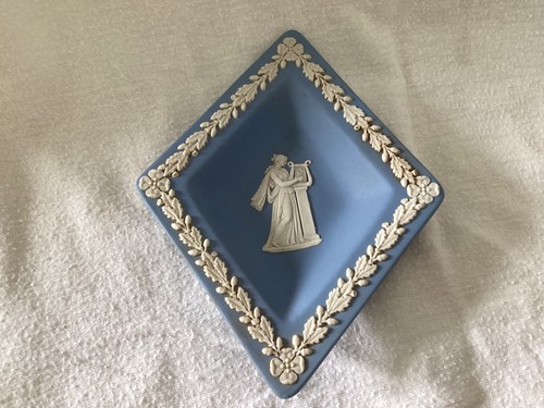 Wedgwood blue jasperware - blue,