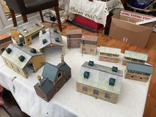 HORNBY. OO GAUGE BUILDINGS IN NEED OF RESTORATION JOB LOT