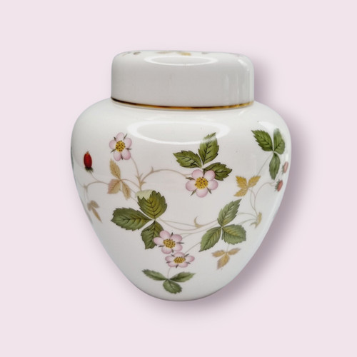 Wedgwood wild strawberry - strawberry, jar
