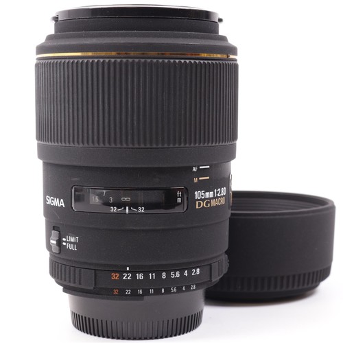Sigma 105mm macro - 105mm, f/2.8