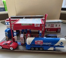 Matchbox Scale  Hot Wheels  , 1.72  Garage