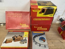 Triang Hornby OO Gauge - Small Job lot of tunnels, buildings etc