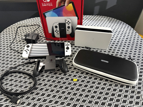 Nintendo switch oled - nintendo,