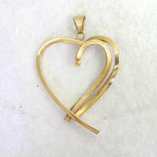 Large 9ct Yellow Gold Heart Pendant
