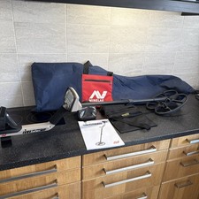 Minelab Safari metal detector