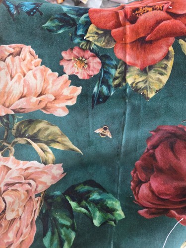 Fabric remnant sanderson - remnant,