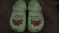 DISNEY PARKS MUPPETS KERMIT THE FROG CROCS UK 8