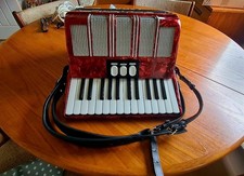 Delicia Junior XII Accordian