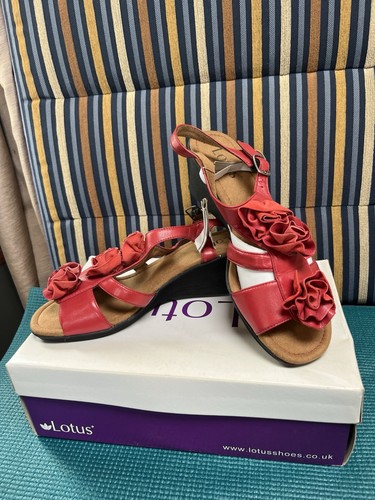 Lotus red floral - , open-toe