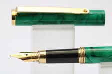 Vintage BOOTS Green Enamel Marbled Extra Fine Fountain Pen, GT (Ink Supplied)