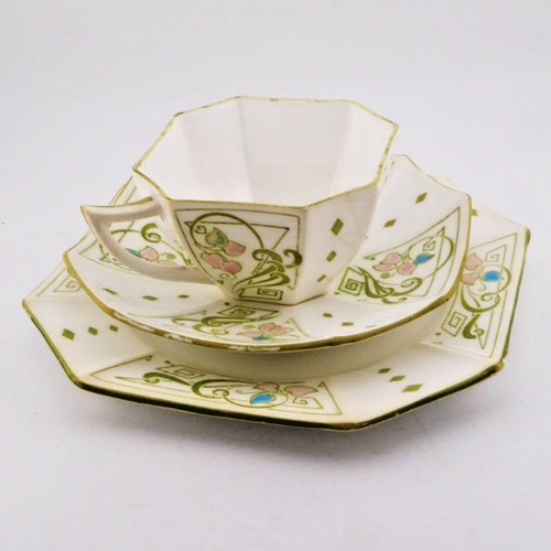Foley art nouveau - nouveau, trio