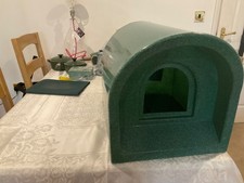 Plastic All-Weather Cat Kennel, Green, Good condition