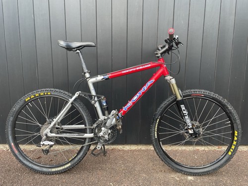 2004 kona kikapu deluxe red - kona,