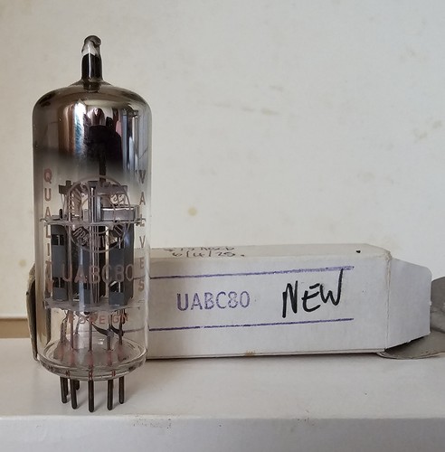 Uabc80 28ak8 triple - /,