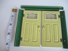 OLD TIN DOLLS HOUSE GARAGE