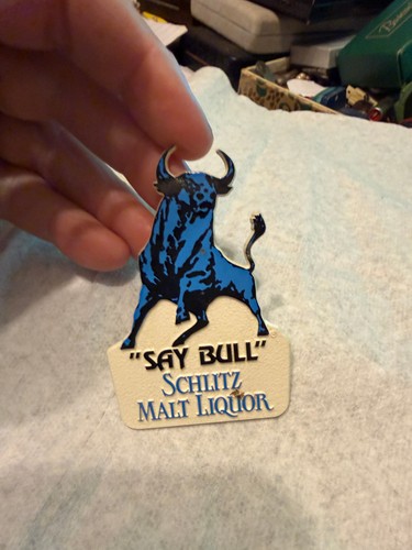 Schlitz malt liquor charging - schlitz,
