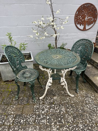 Cast metal vintage english - metal,