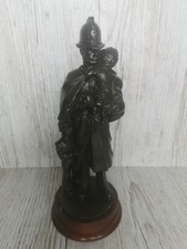 POLICEMAN FIGURE ORNAMENT CAPE