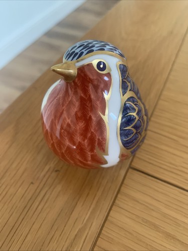 Royal crown derby robin - crown,