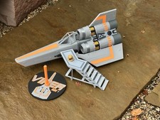 Battlestar Galactica Colonial Viper MK1 3.75" Play Set.  Includes Viper, Display