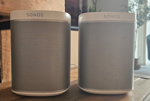 Pair white sonos - of,