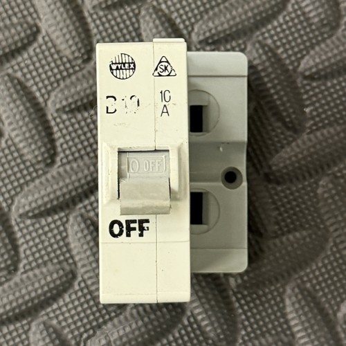 Wylex amp mcb push - push, in