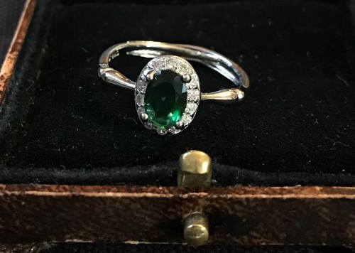 Vintage style green gemstone - style,