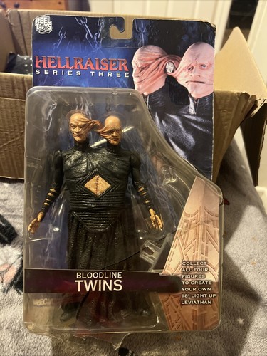 Clive barkers hellraiser - clive,