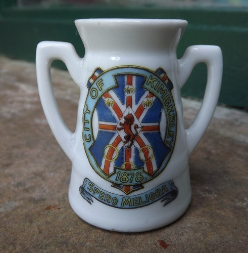 1878 crested china model - china, pot